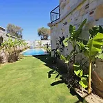 Elia Alacati Çeşme