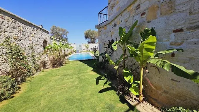 Elia Alacati Çeşme