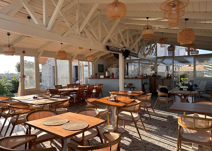 Elia Alacati 酒店 *