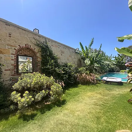 Elia Alacati Çeşme